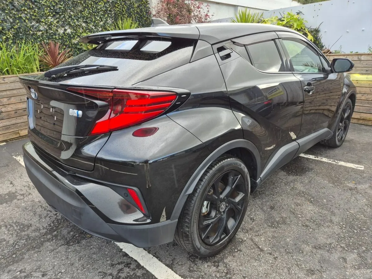 Toyota C-HR 1.8 HYBRID / SOL G NERO SAFETY PLUS II - Image 6