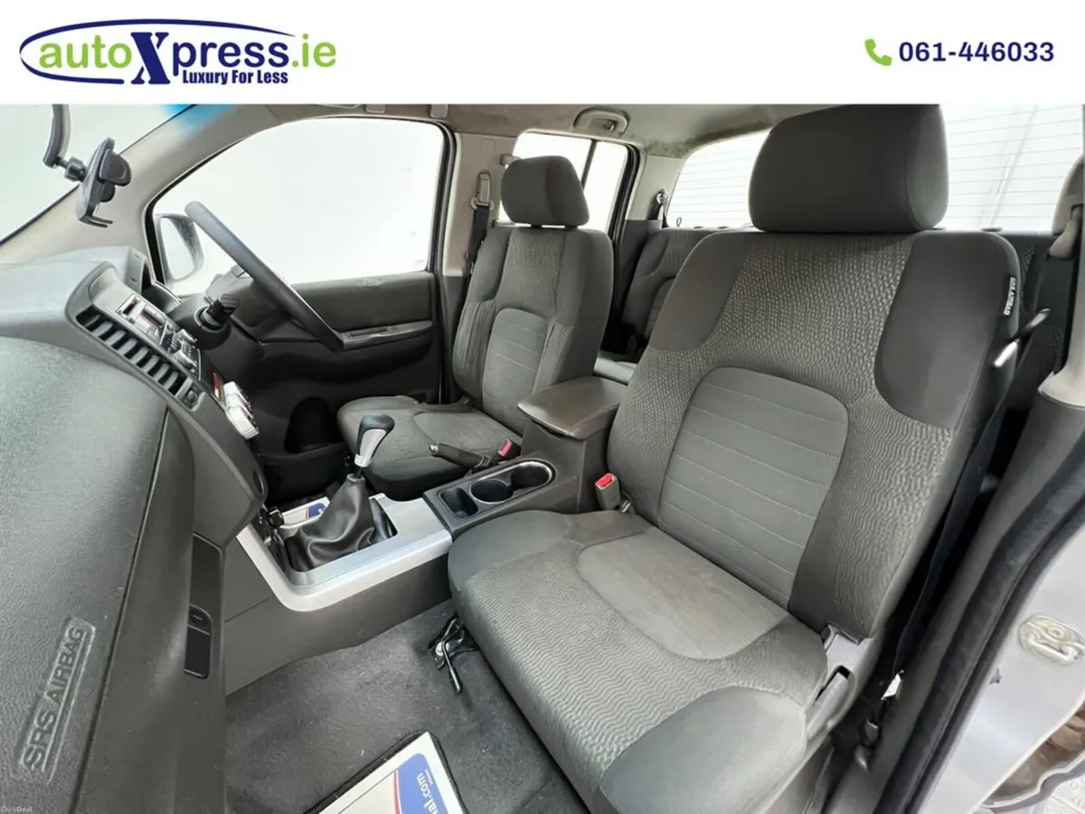 Nissan Navara 2.5 Diesel, 4WD Manual - Image 6