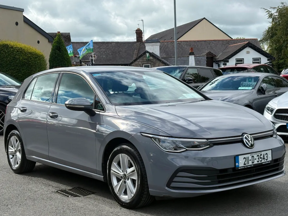Volkswagen Golf Life 1.0 TSI 110HP 5DR *Low Mileag - Image 3