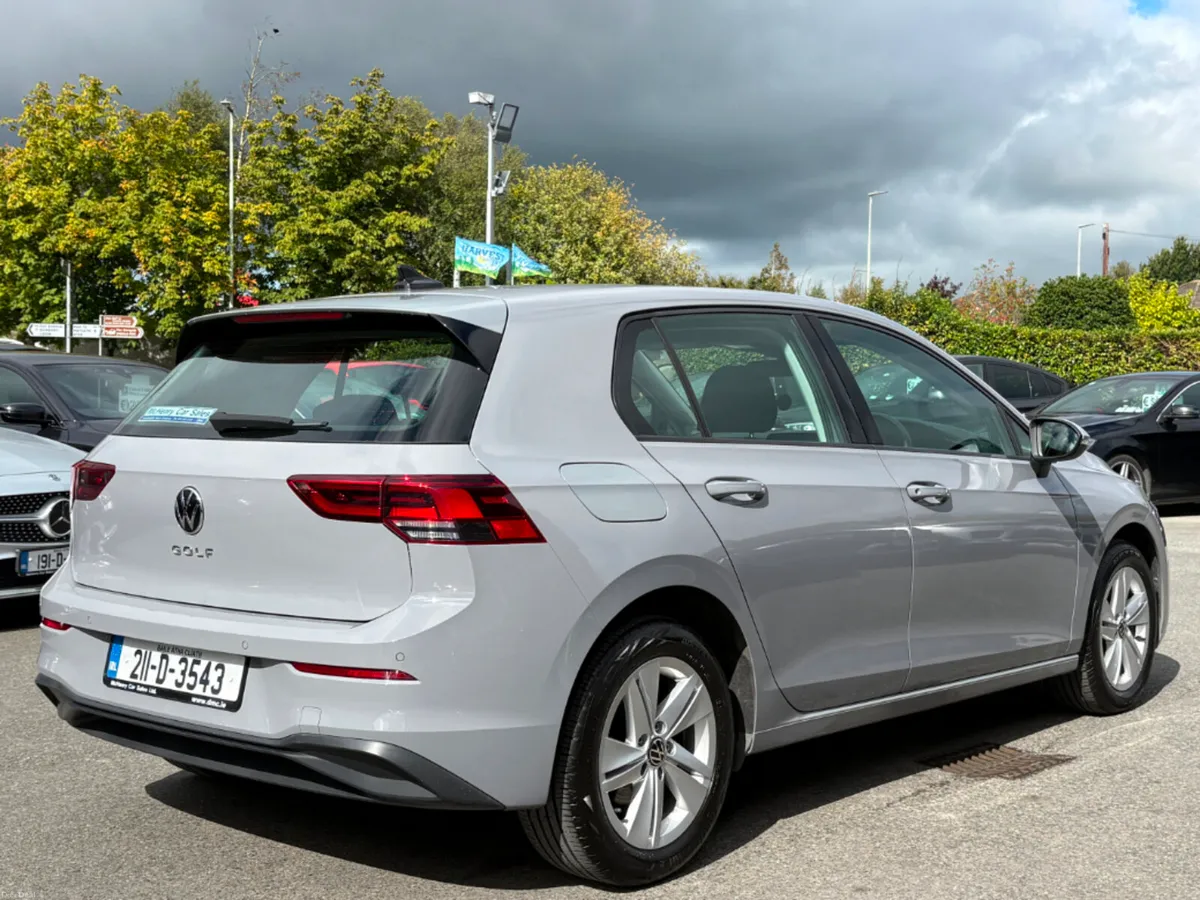 Volkswagen Golf Life 1.0 TSI 110HP 5DR *Low Mileag - Image 5