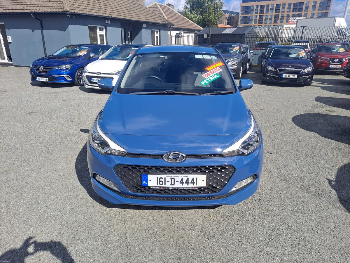 Hyundai i20 2016 VERY LOW KMS DELUXE SPEC - Image 3