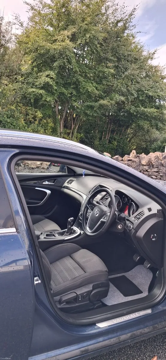 Vauxhall Insignia  Estate 2011 - Image 2