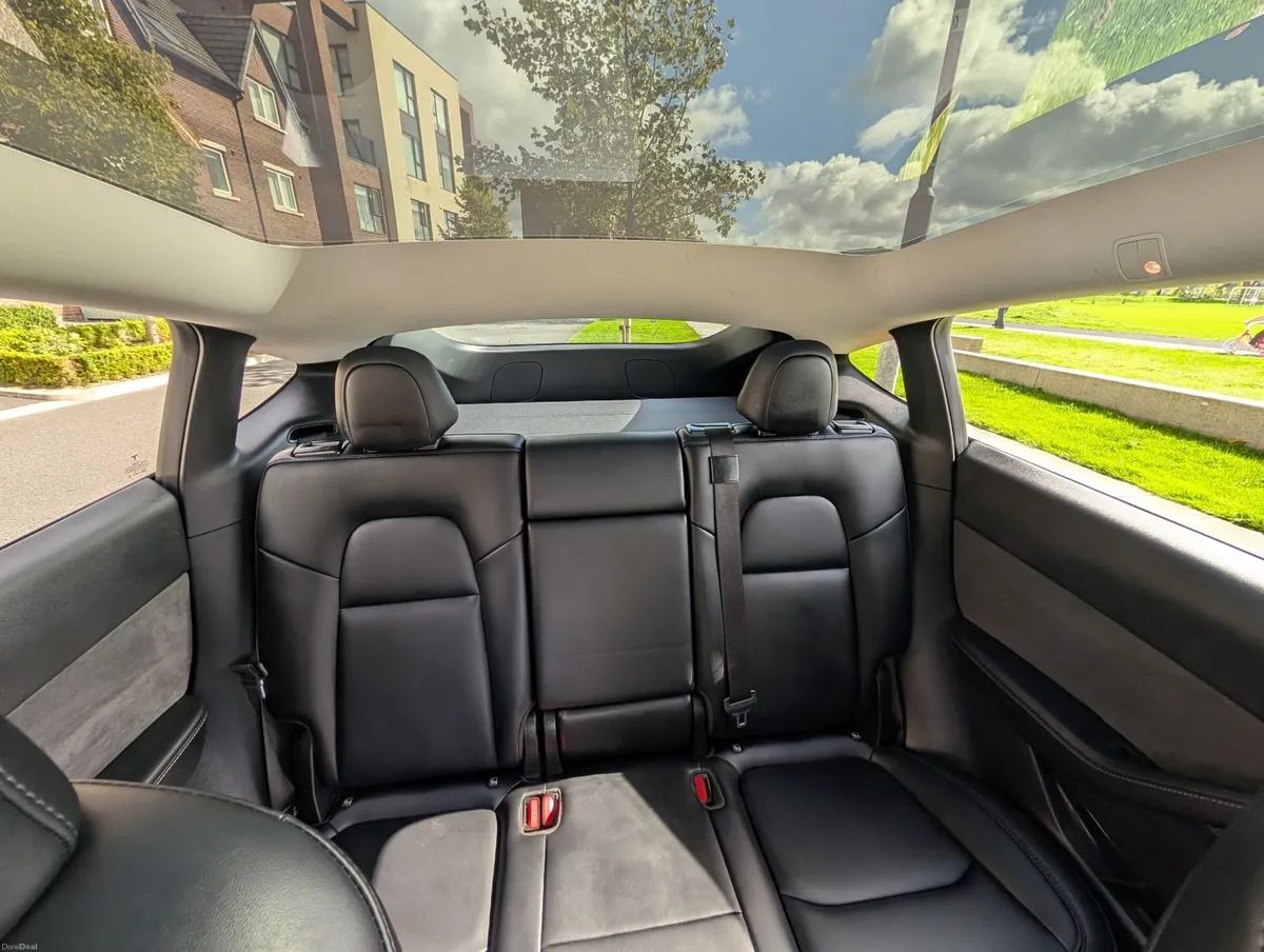 Tesla Model Y 2023 RWD - Image 4