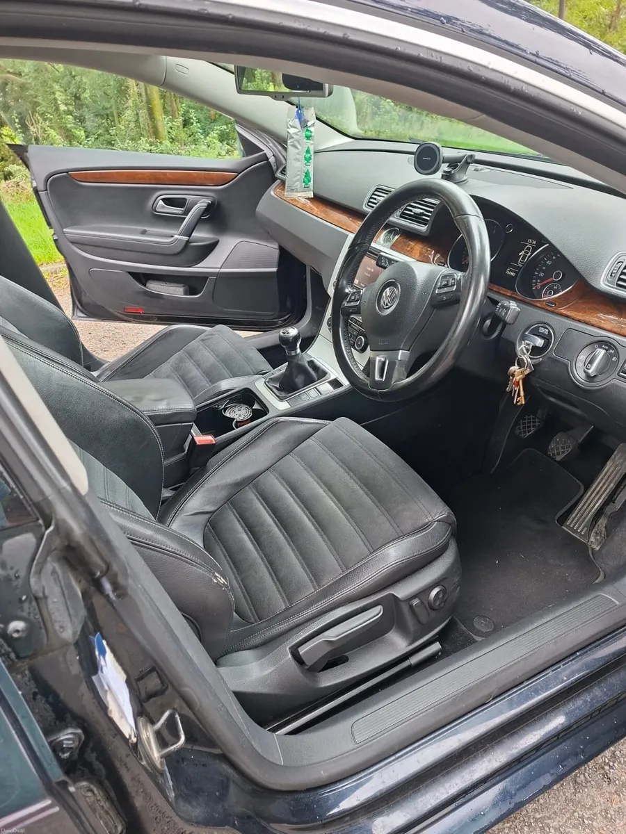 Volkswagen CC 2011 - Image 2