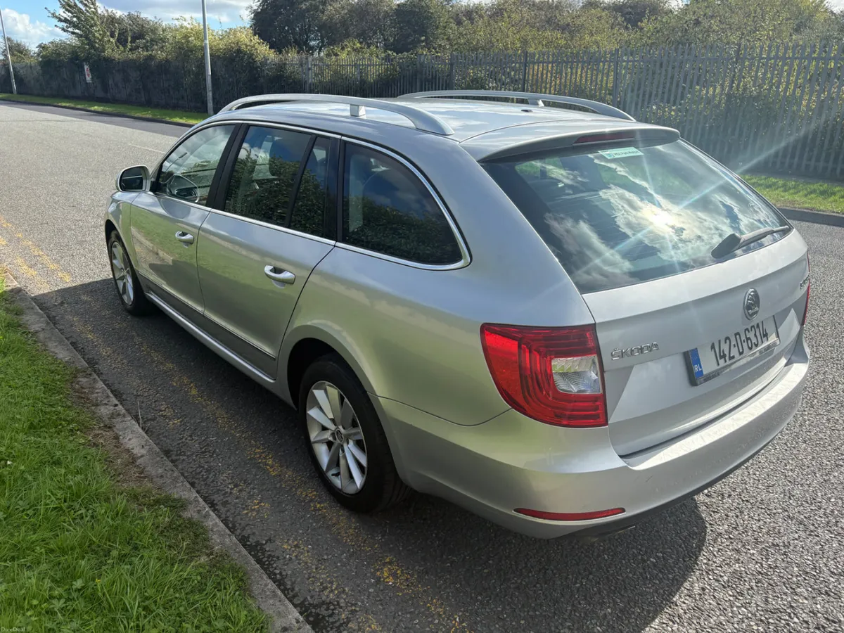 Superb 2.0 diesel tax and test, 1 owner serviced - Image 5