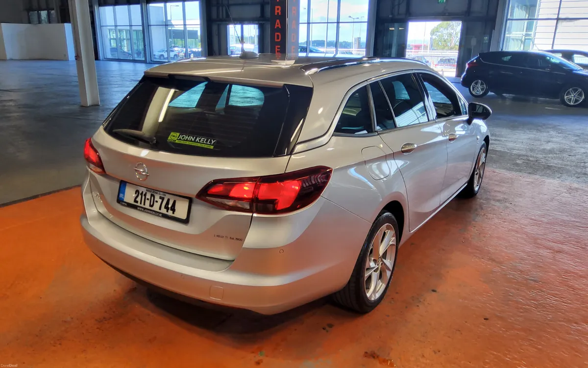 Opel Astra 2021 - Image 3