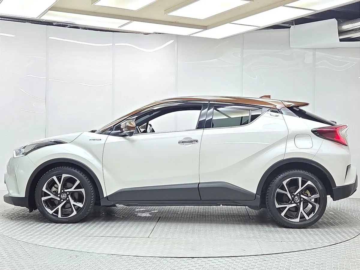 Toyota C-HR G Model Hybrid - Image 5
