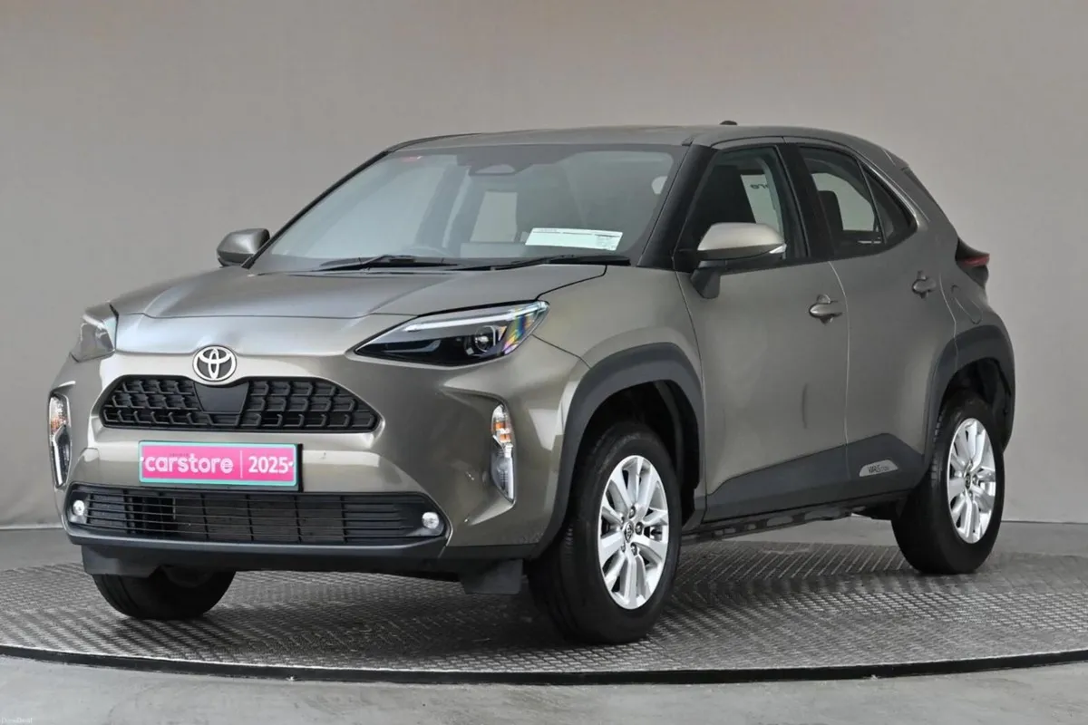 Toyota Yaris Cross 1.5 HYBRID LUNA - Image 3