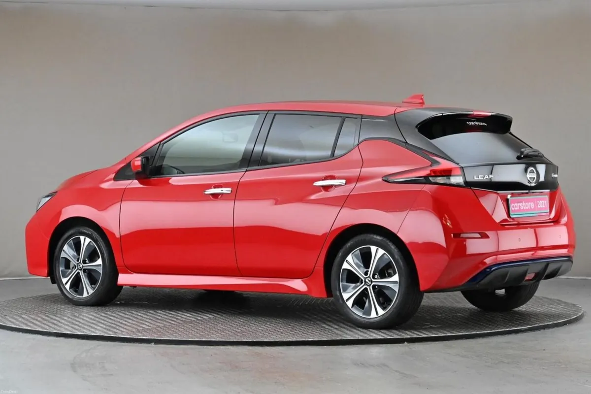 Nissan Leaf EV N-CONNECTA 40 KWH **HALF LEATHER**3 - Image 6