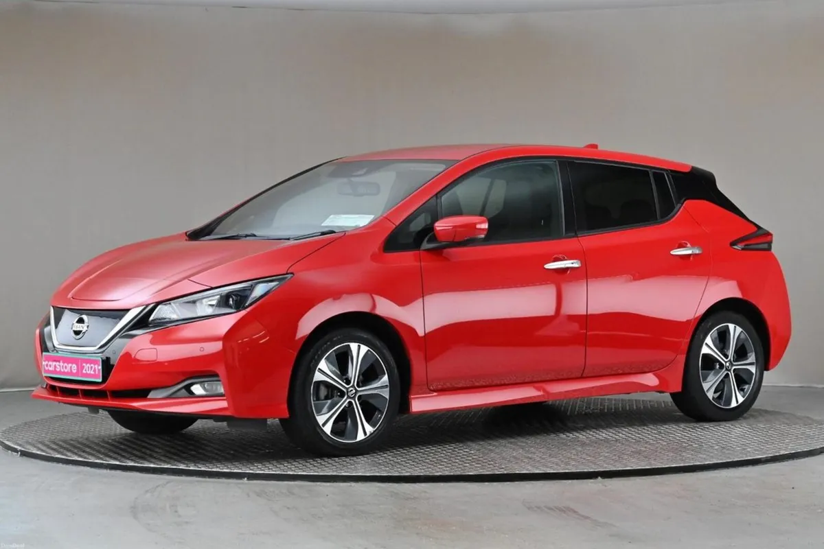 Nissan Leaf EV N-CONNECTA 40 KWH **HALF LEATHER**3 - Image 4