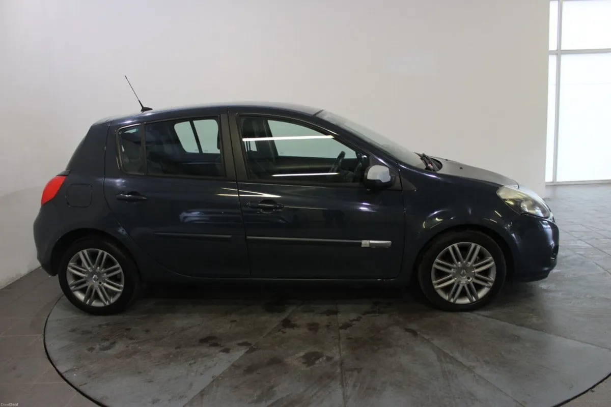 Renault Clio 1.2 DYNAMIQUE - TENDER 6 - BONNET STA - Image 2