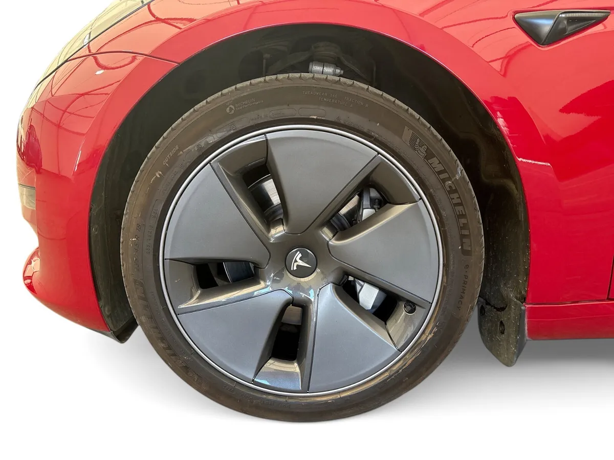 Tesla Model 3 2023 - Image 4