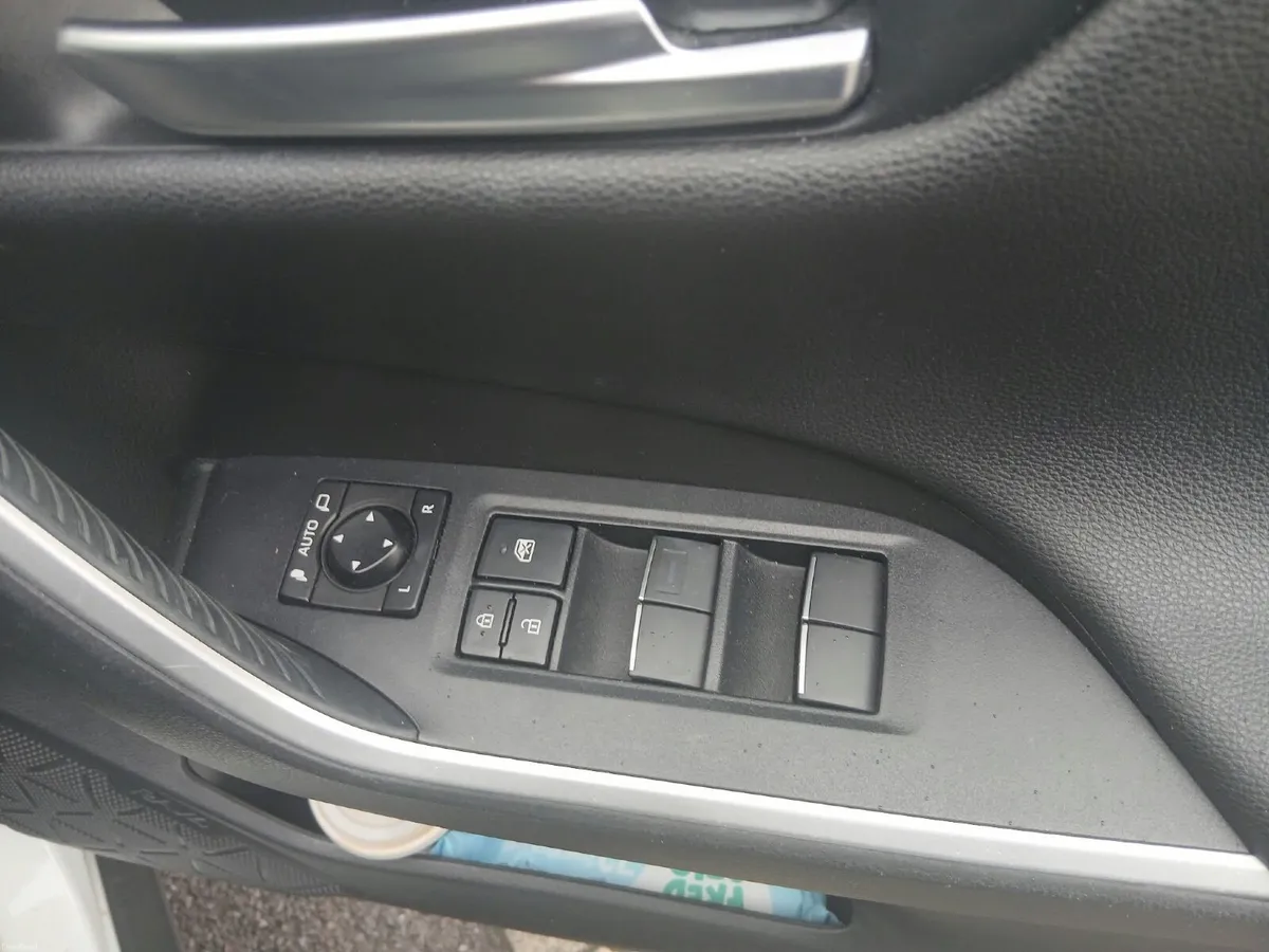 Toyota RAV4 Sport 2021 - Image 4