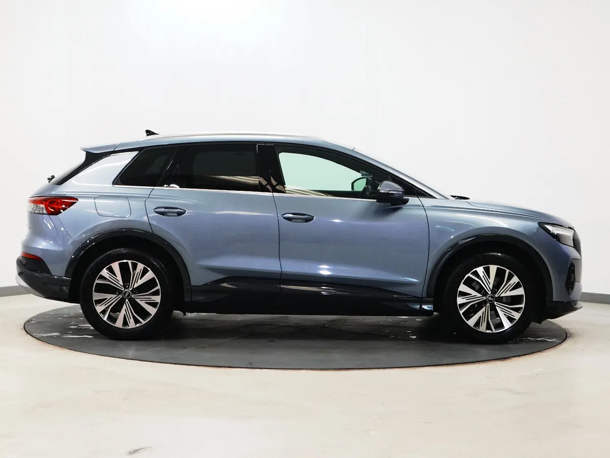 *97* 2023 Audi e-tron sport auto - Image 2