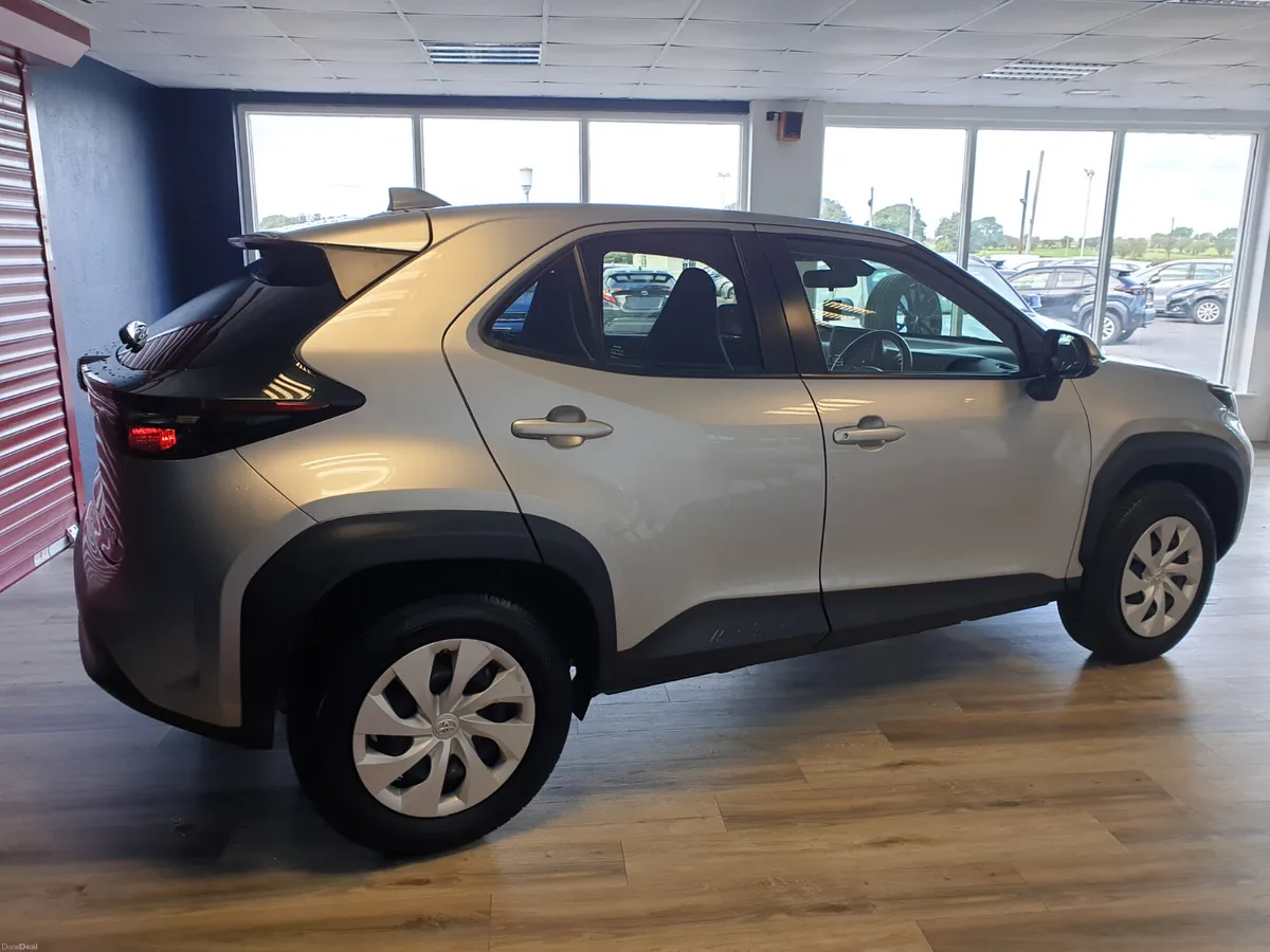 Toyota Yaris Cross 1.5 HYBRID AUTO - Image 3