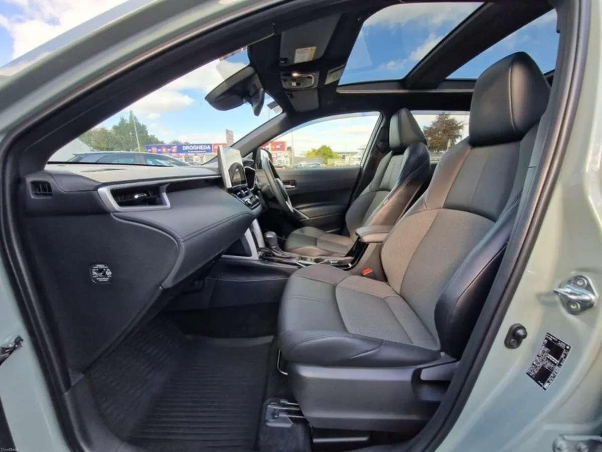 Toyota Corolla Cross 2.0 Hybrid Sol 5dr *Not To Be - Image 6