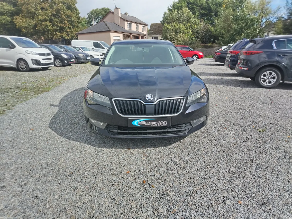 Skoda Superb 2019 - Image 1