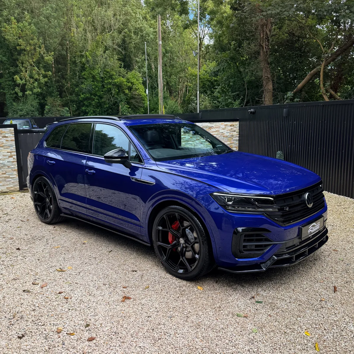 2023 (231) Volkswagen Touareg 3.0L V6 R-Line 462BH - Image 4