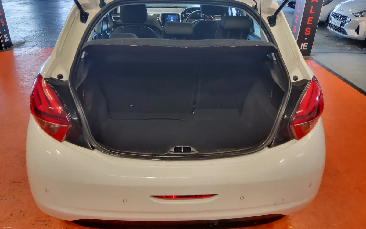 Peugeot 208 2016 - Image 4