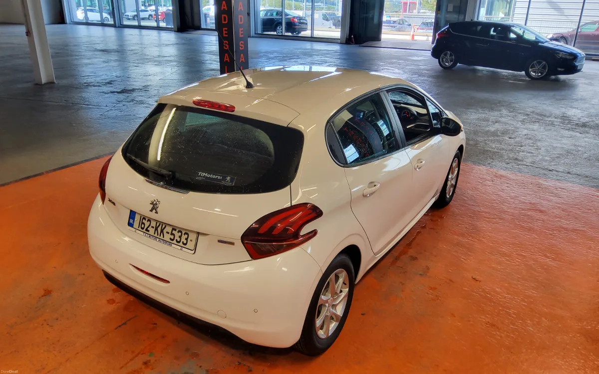 Peugeot 208 2016 - Image 2
