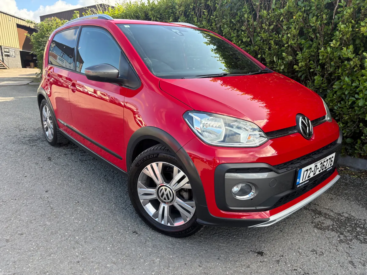 2017 Volkswagen Cross Up! 1.0 AUTO HIGHLINE - Image 1