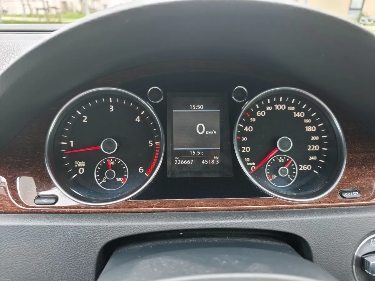 Volkswagen Passat 2011 - Image 5