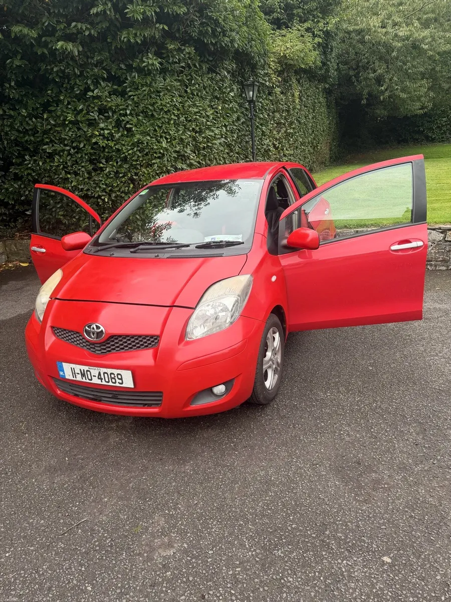 Toyota yaris 2011 - Image 2