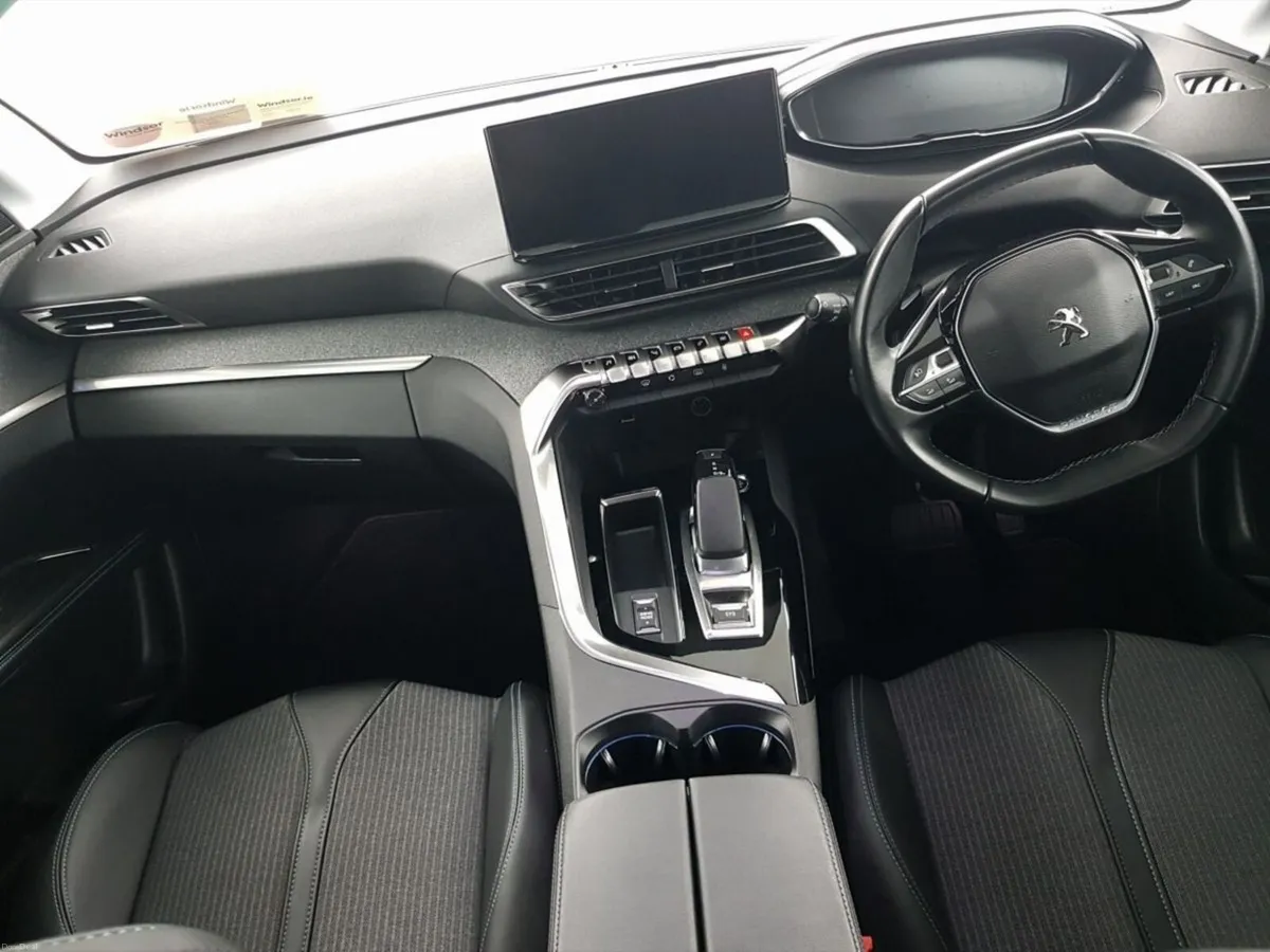 Peugeot 3008 HYBRID2 PHEV 225bhp Allure - Image 3