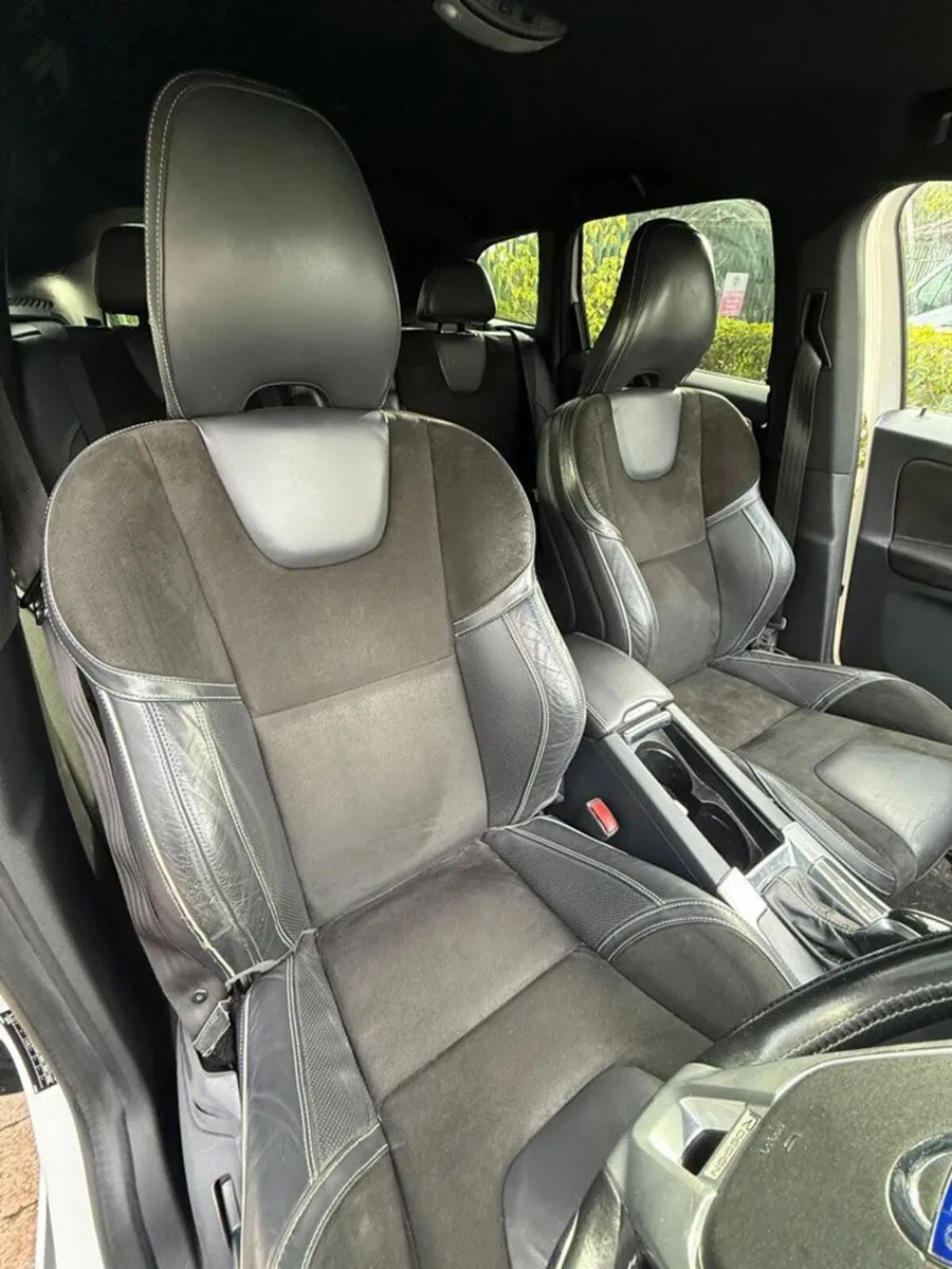 Volvo XC60 2014  (142) R-Design  D4 (Diesel) - Image 4