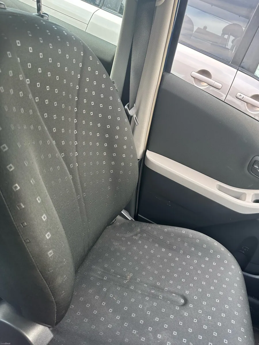 Toyota Yaris 2008 - Image 6