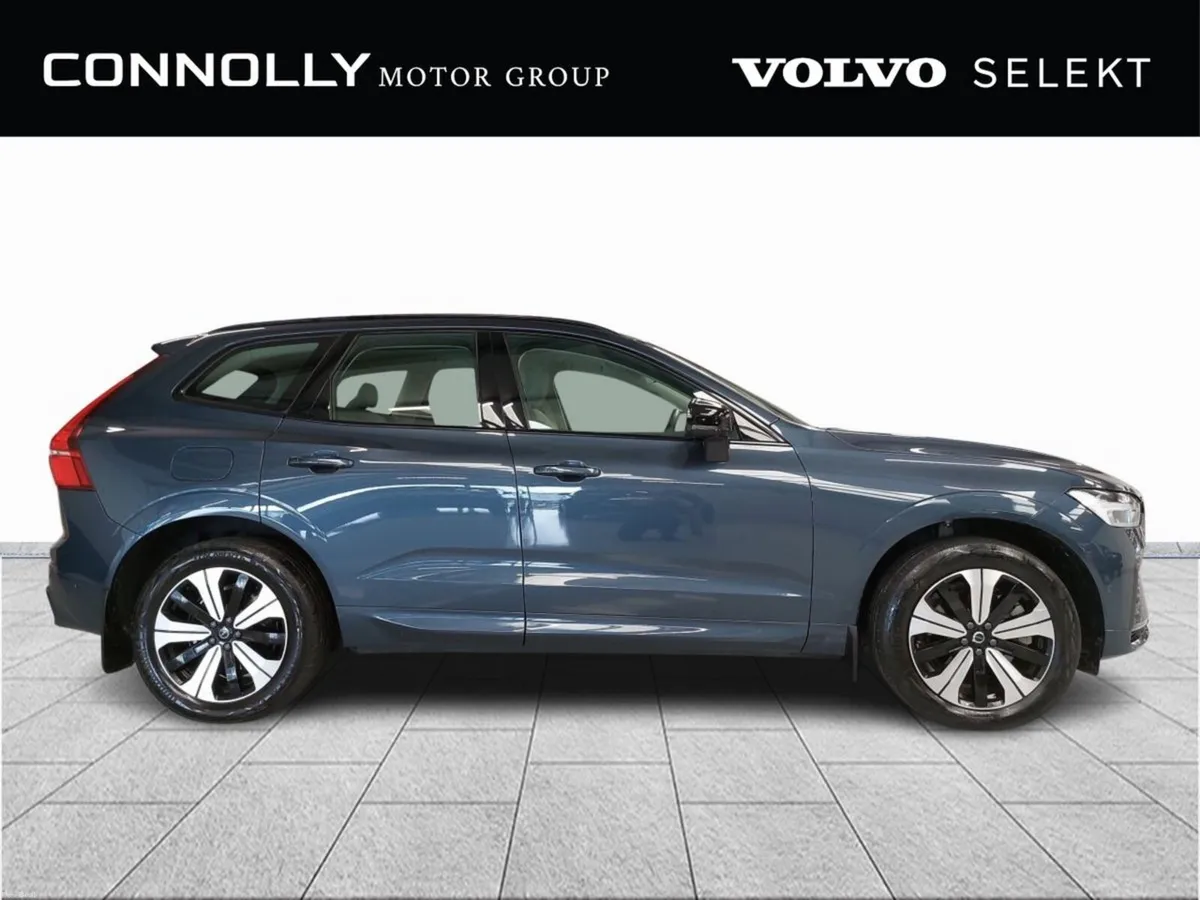Volvo XC60 T6 AWD PHEV Plus Dark - Image 3