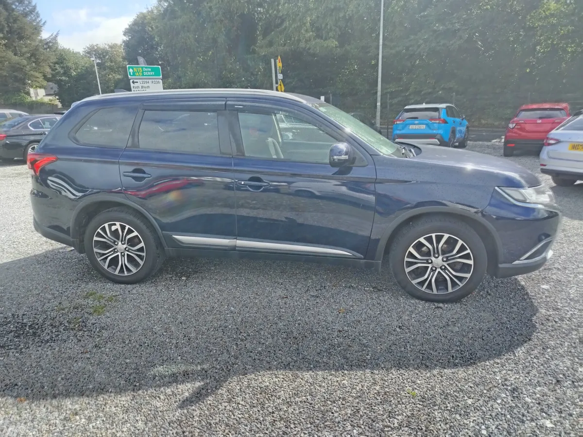 Mitsubishi Outlander 2019 - Image 2