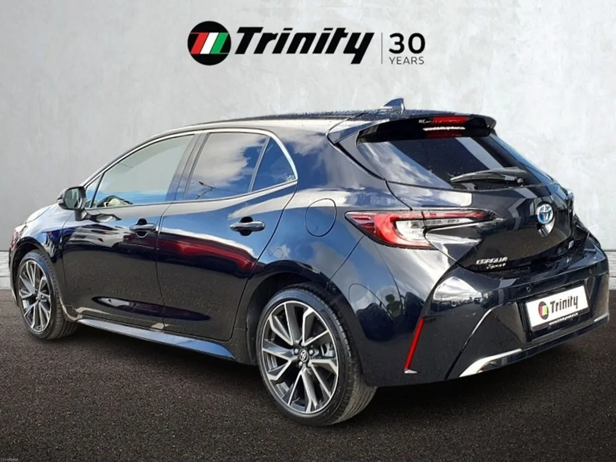 Toyota Corolla ** SPORT MODEL ** 17K MILEAGE ** TR - Image 3