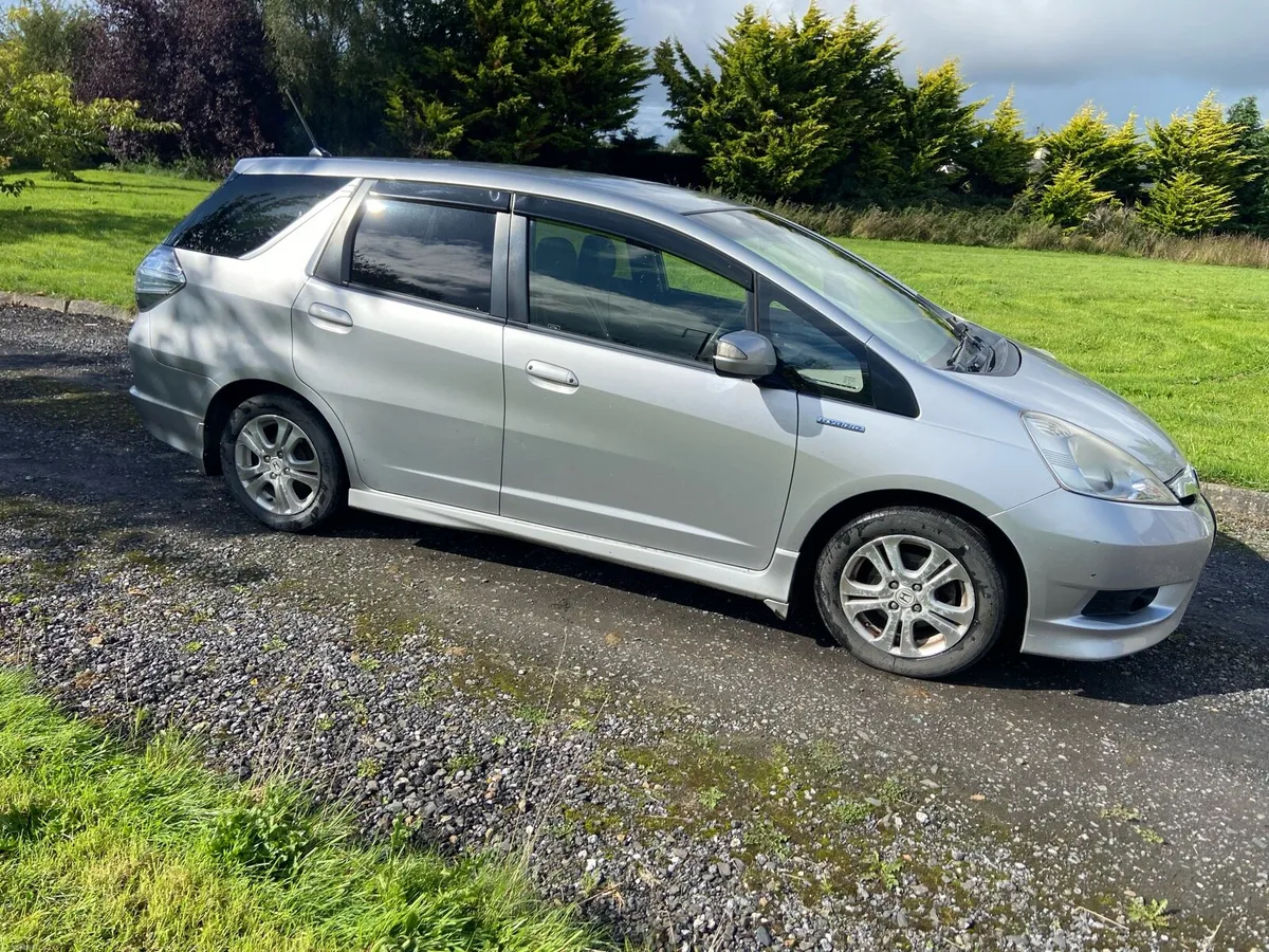 2013 Honda shuttle hybrid Automatic nct - Image 3