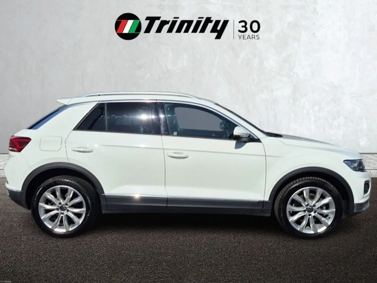 Volkswagen T-Roc ** HIGH SPEC ** STUNNING CAR ** T - Image 5