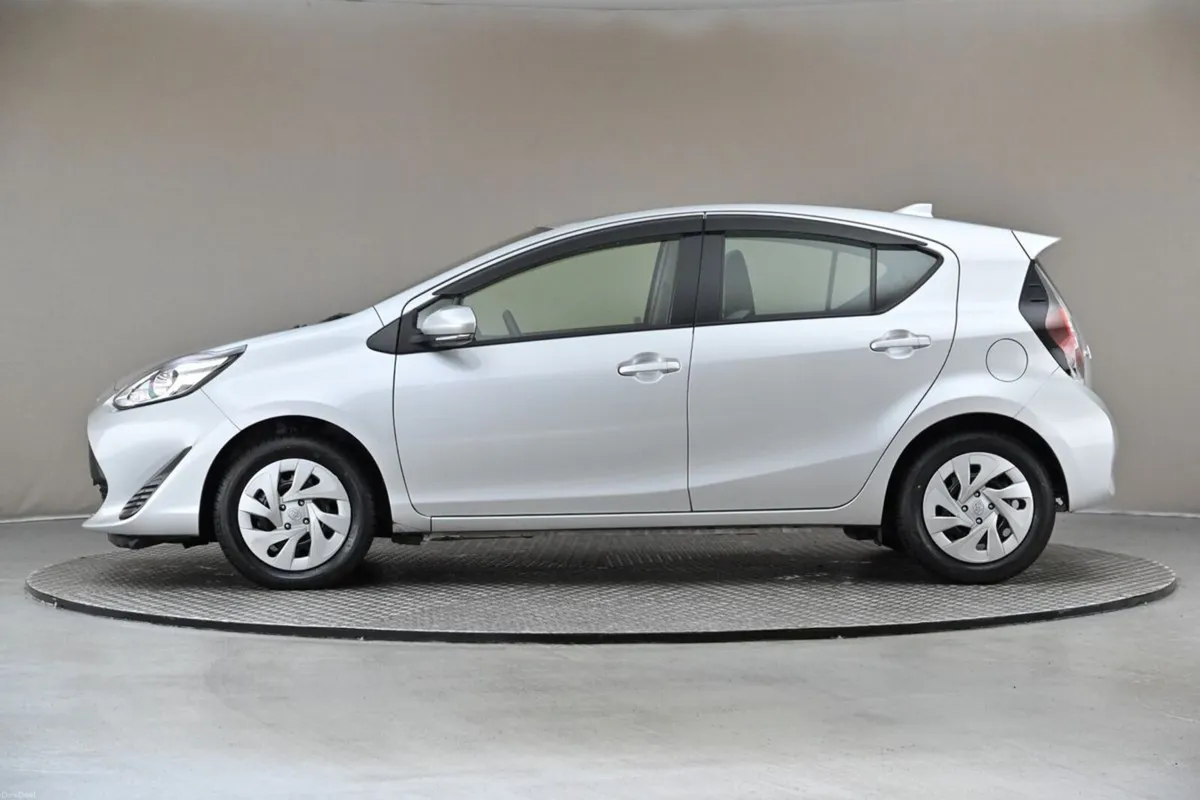 Toyota Aqua 1.5 VVT-i HYBRID **ANDROID CAR PLAYER* - Image 5
