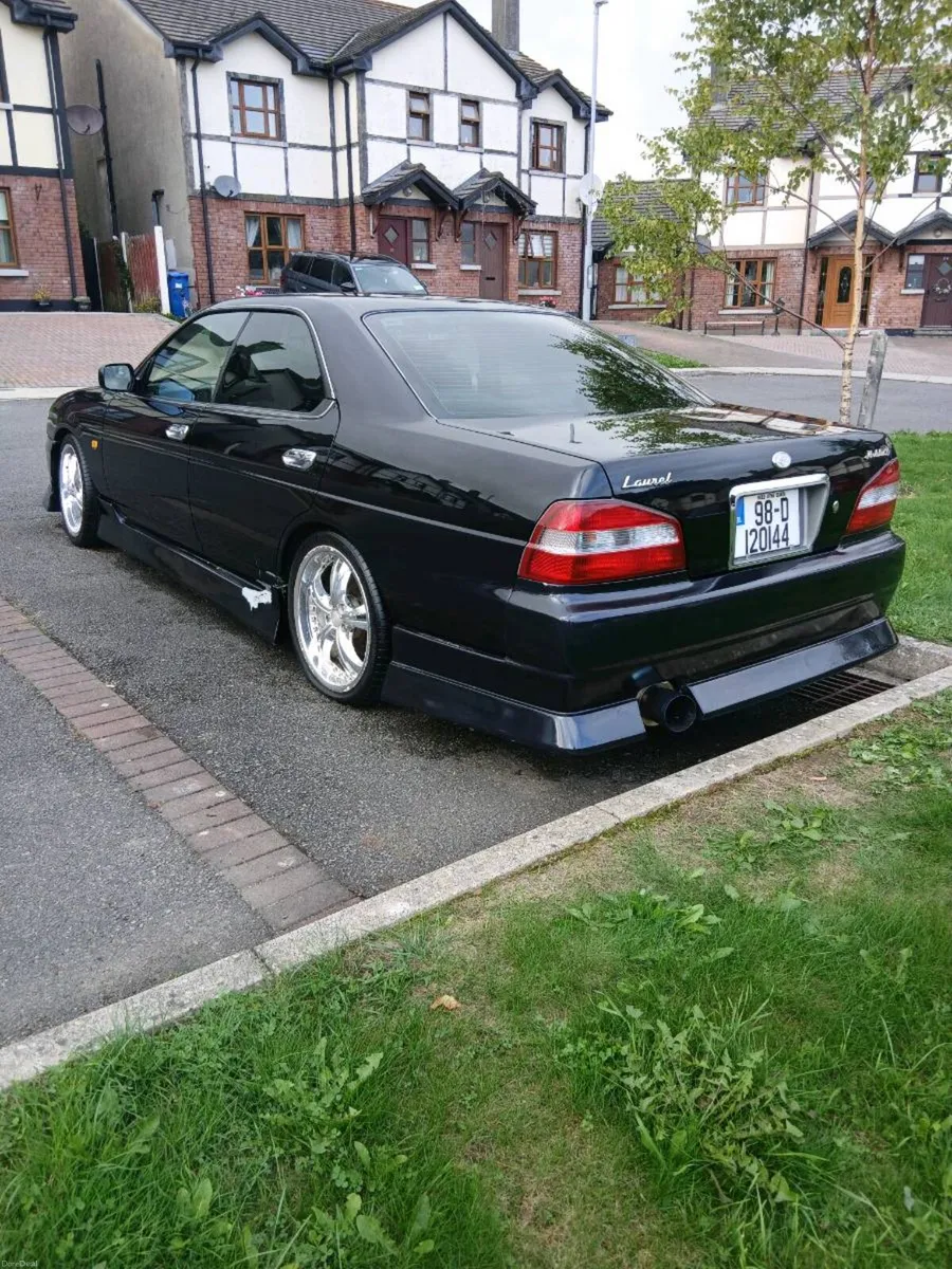Nissan Laurel c35 Medalist - Image 5