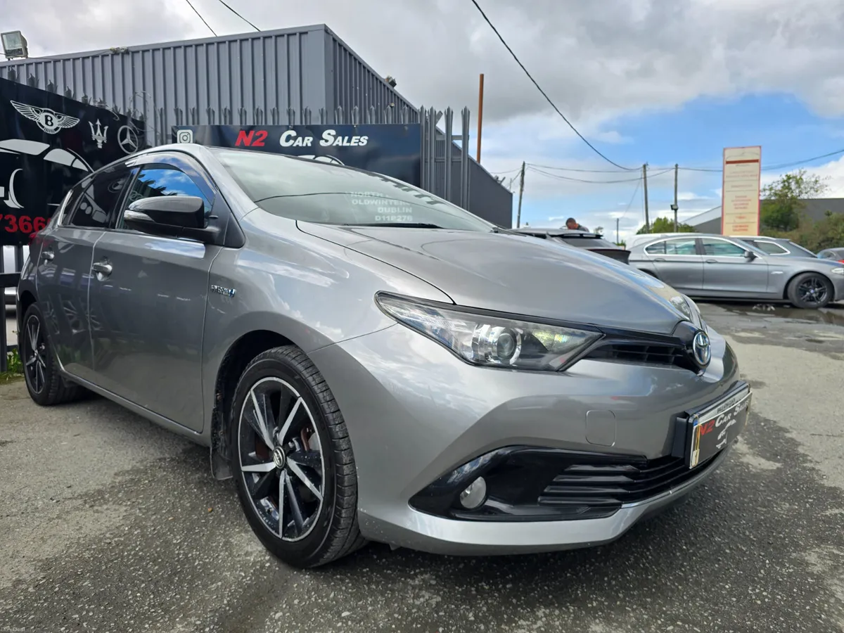 Toyota Auris 2018 - Image 2