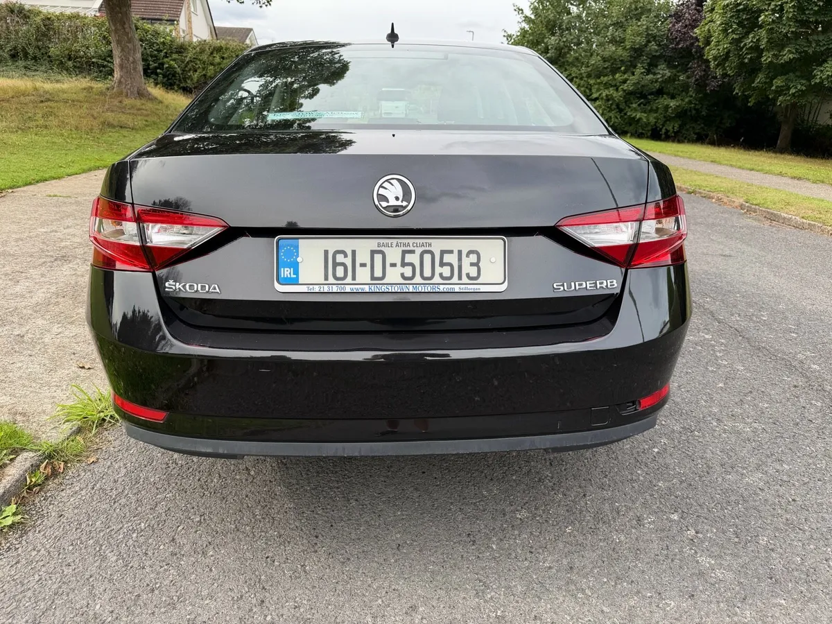 Skoda Octavia 1.6 diesel 5/DR AUTOMATIC - Image 3