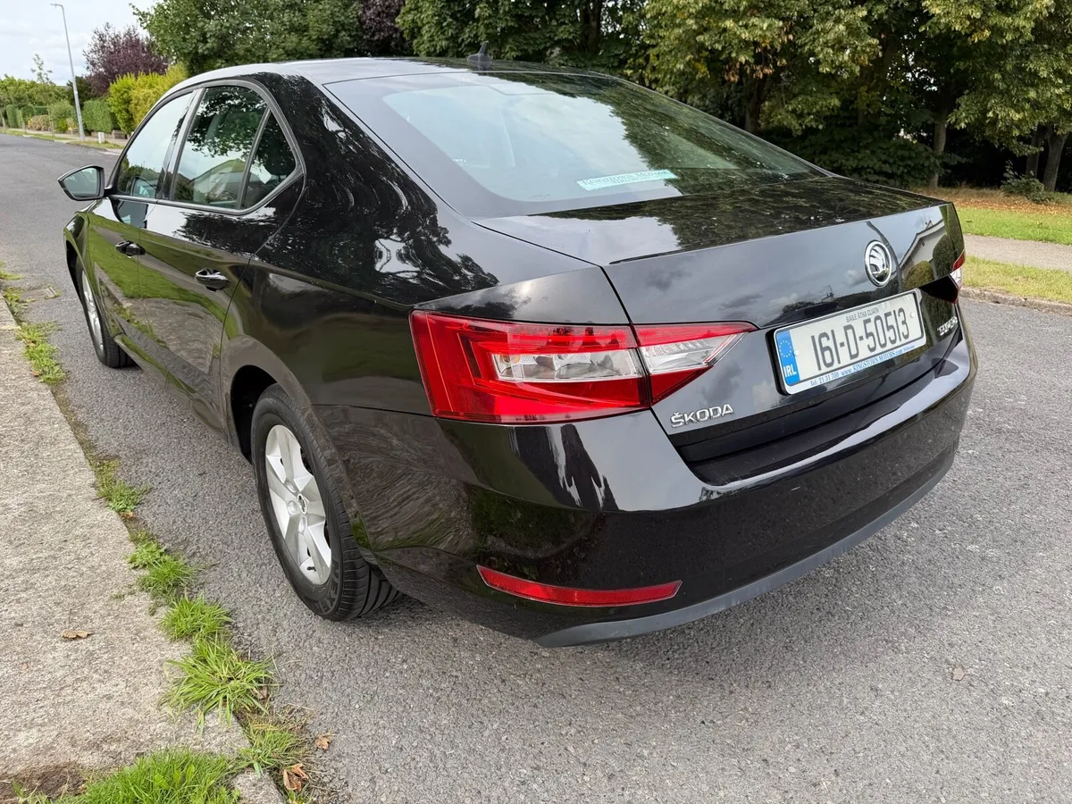 Skoda Octavia 1.6 diesel 5/DR AUTOMATIC - Image 5
