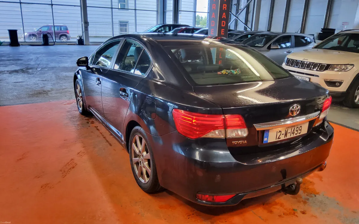 Toyota Avensis 2012 - Image 5