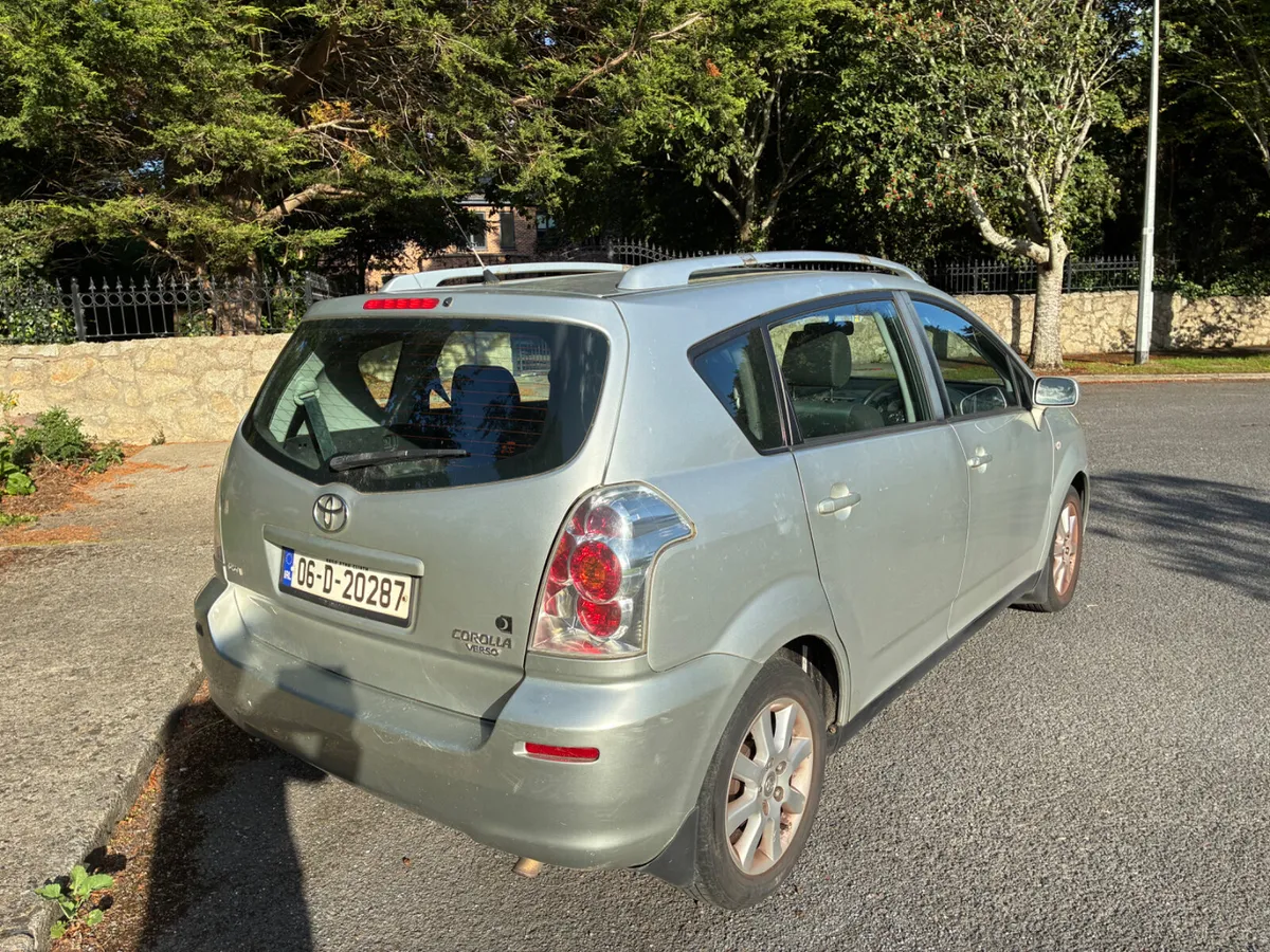 Toyota Corolla Verso - Excellent - Image 5