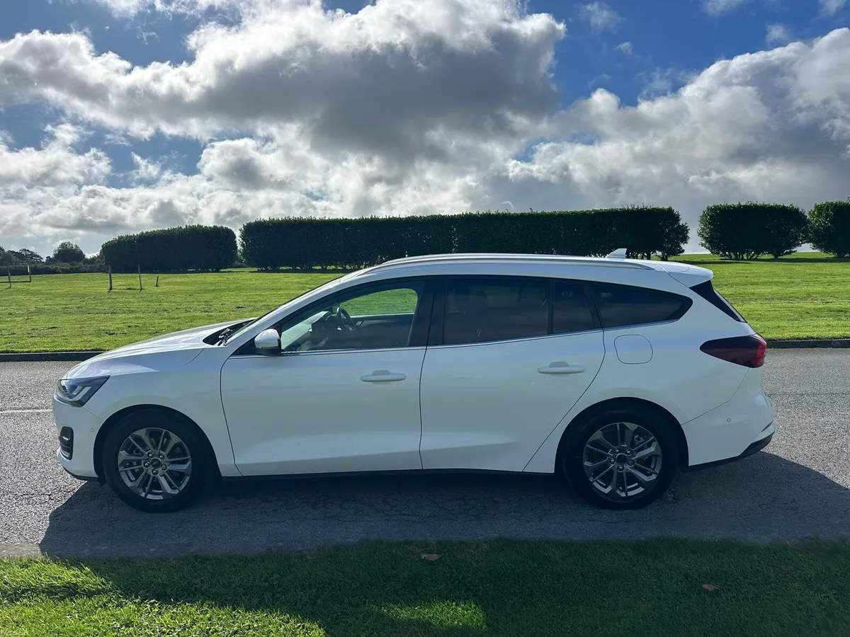 Ford Focus 2024 Titanium - Image 5
