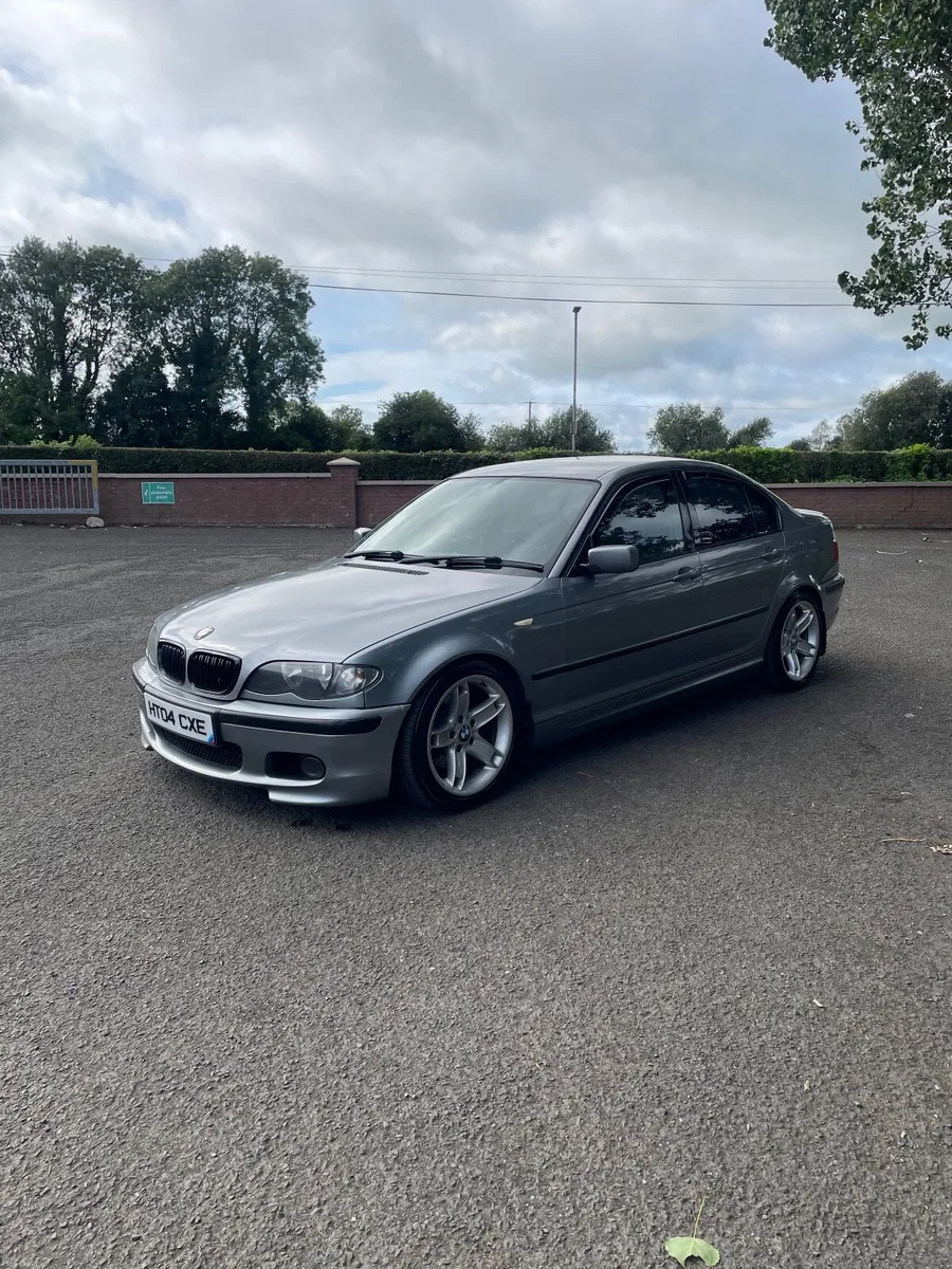 BMW 3-Series 2004 - Image 1