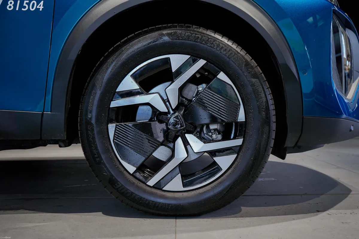 2026 Peugeot 2008 Allure Hybrid 110bhp e-DCS6 Auto - Image 3