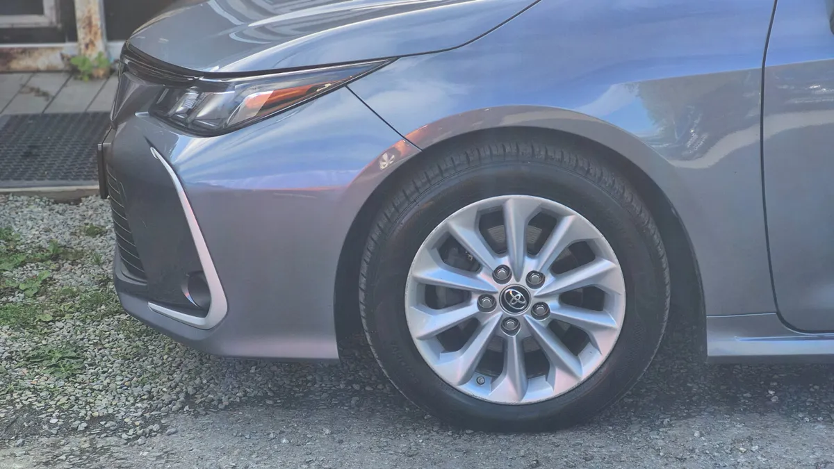 Toyota Corolla Luna Sport 1.8 Petrol Hybrid 2019 - Image 5