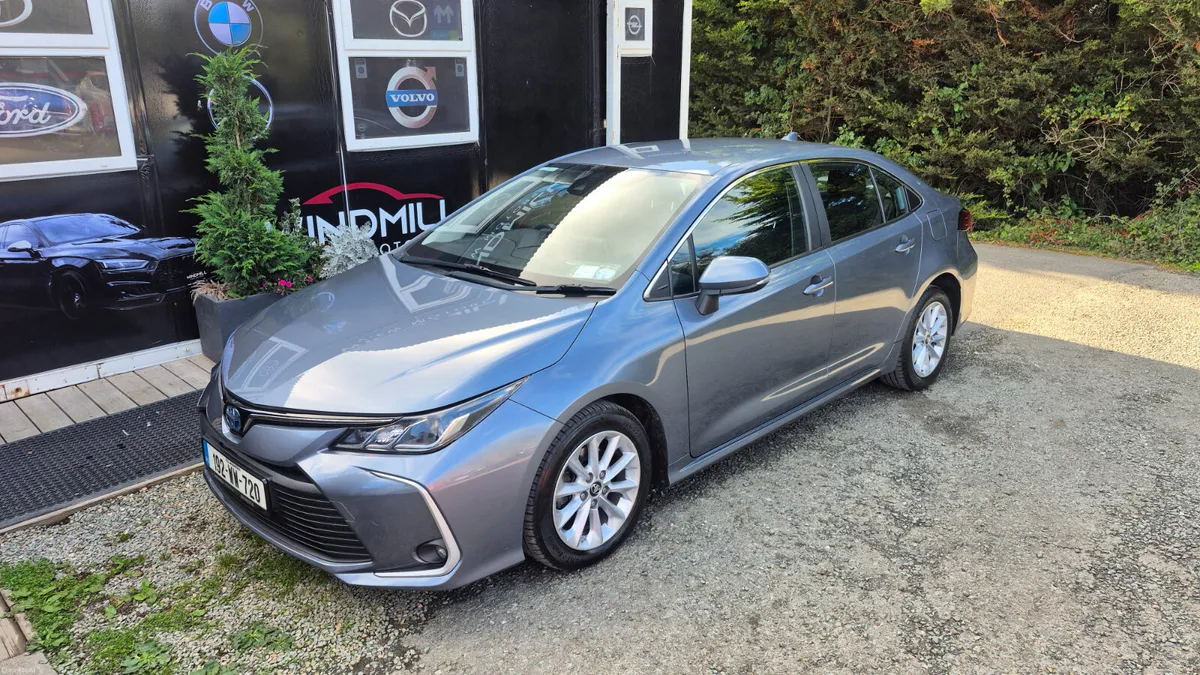 Toyota Corolla Luna Sport 1.8 Petrol Hybrid 2019 - Image 4