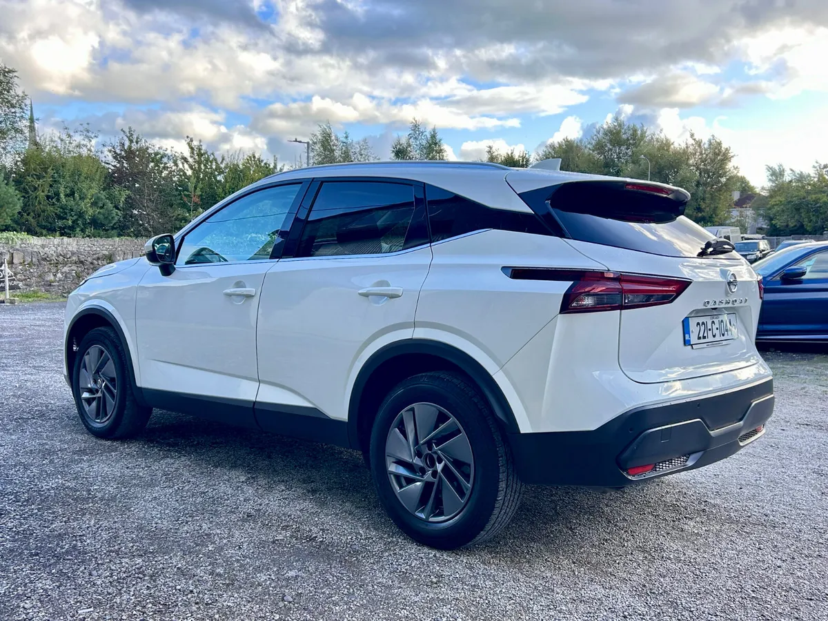 Nissan Qashqai 2022 1.3 petrol mhev - Image 6