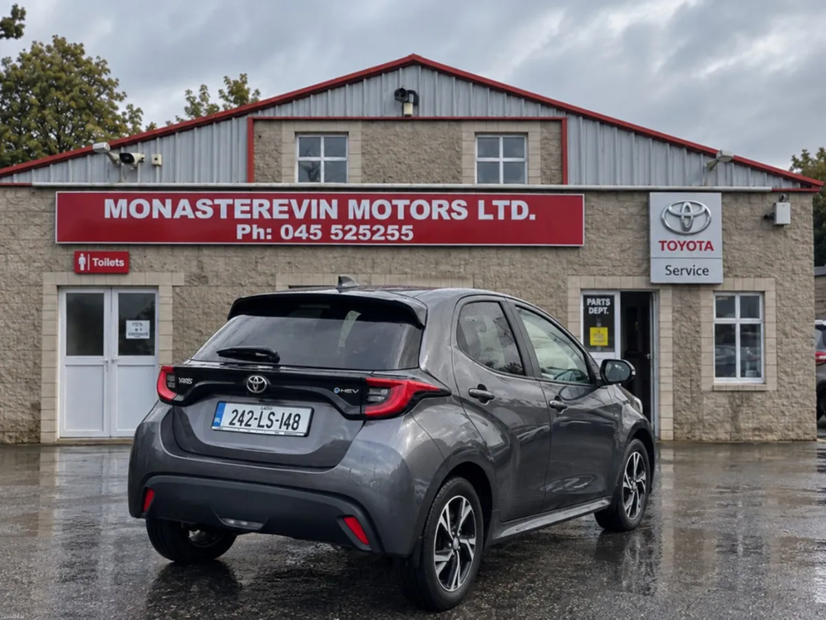 Toyota Yaris *ORIGINAL IRISH CAR*  HYBRID 115 L-SP - Image 2