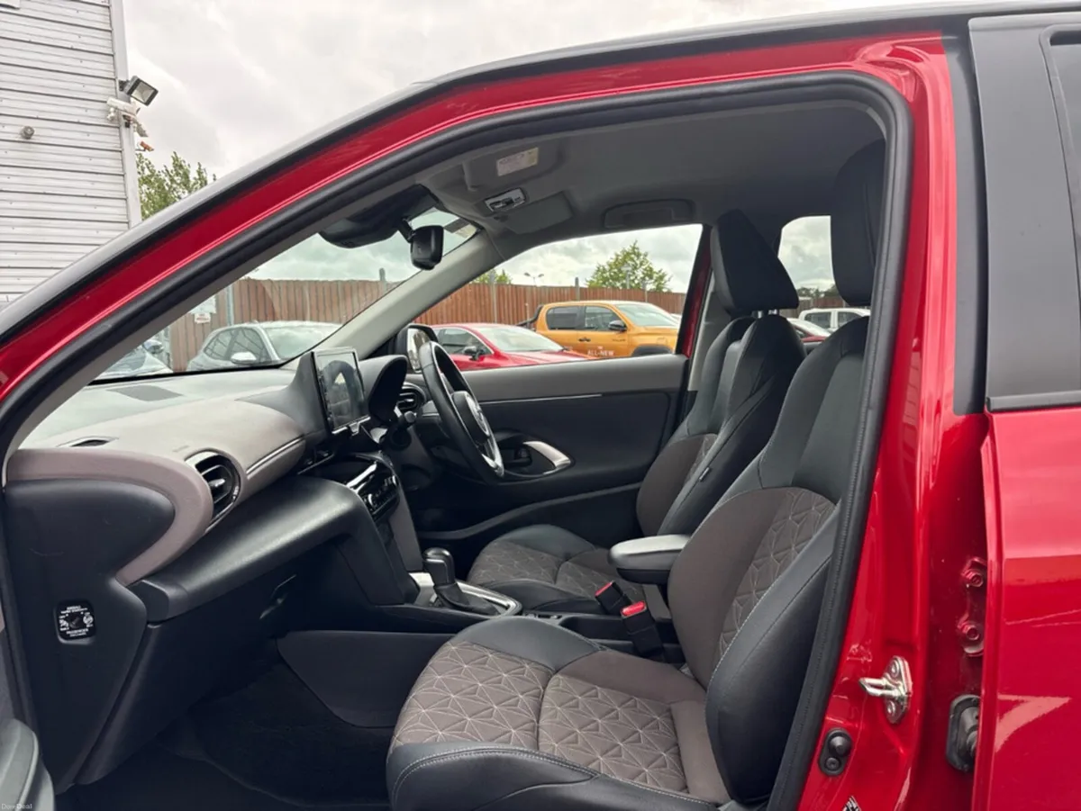 Toyota Yaris Cross *ORIGINAL IRISH CAR * CR CROSS - Image 6